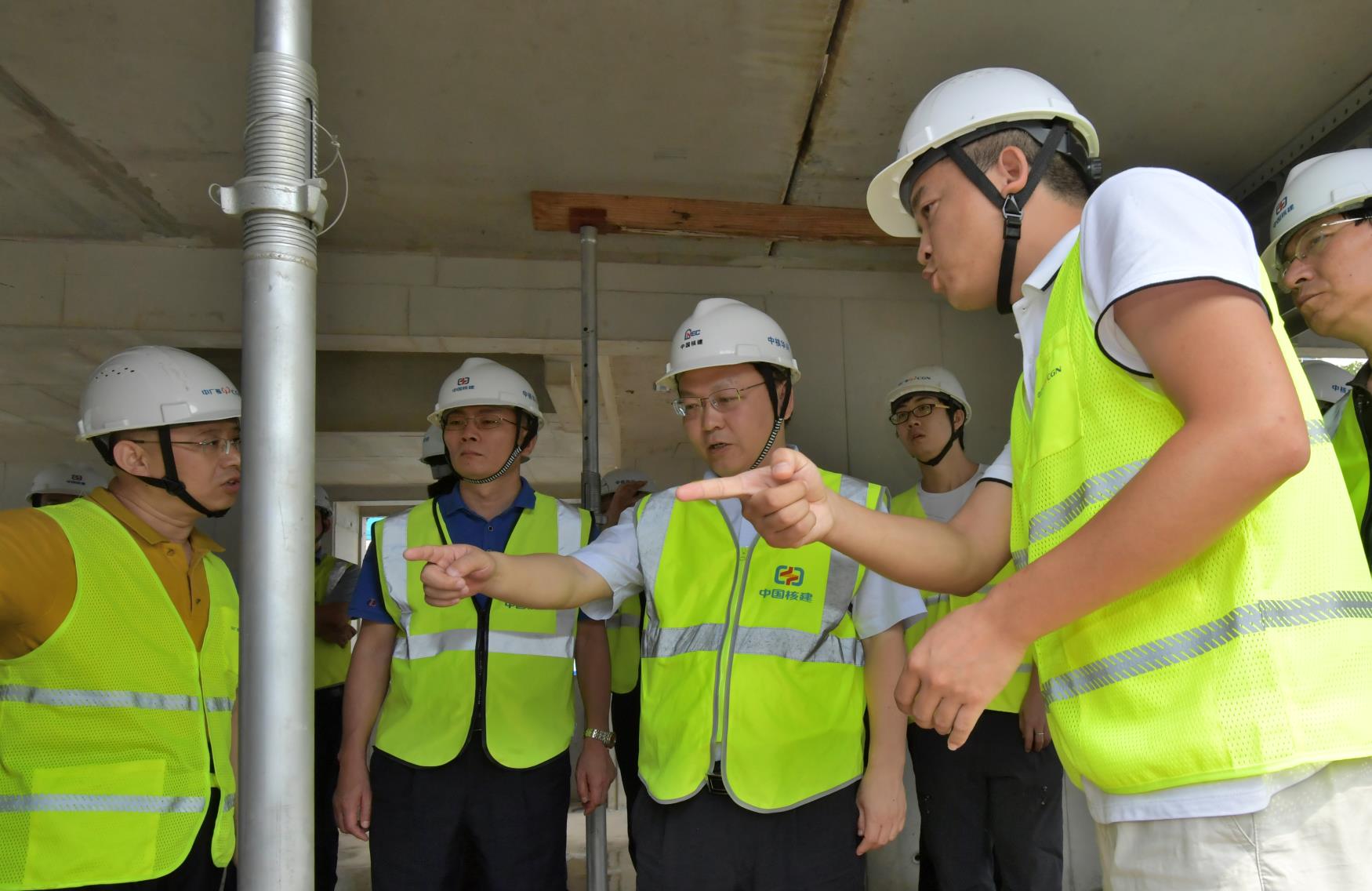 河南客人到龙岗“取经”装配式建筑