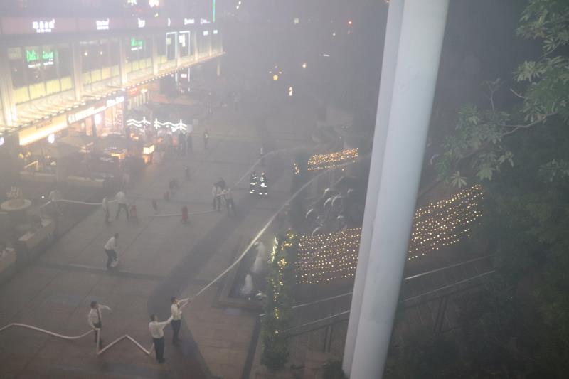 福田区皇庭广场室外充电桩起火