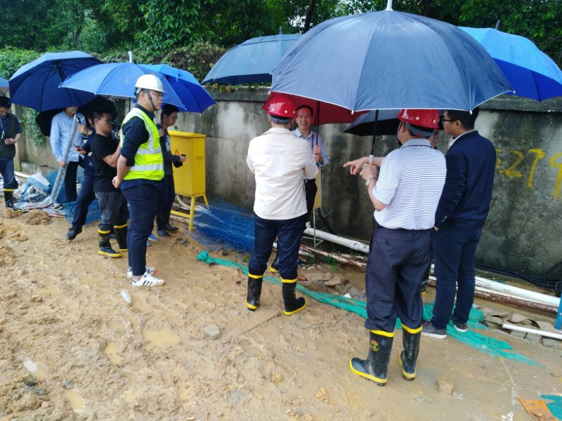宝龙街道查处一起建筑企业偷排泥浆水事件