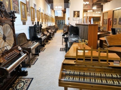 首届大湾区国际钢琴公开赛龙华开赛 50架古董钢琴公益展带您穿越时光