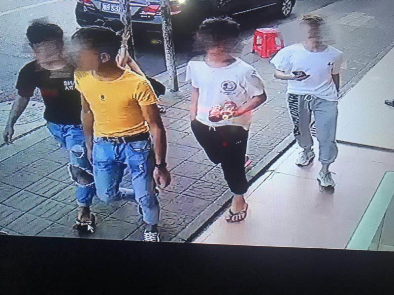 假装修手机却趁机偷梁换“码”！4名00后“偷钱”被抓