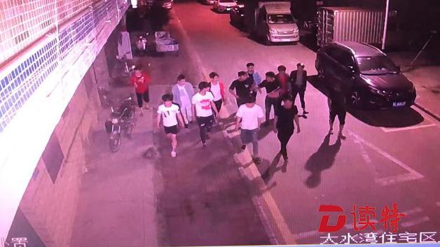 一言不合“老乡”相互砍杀  坪山多人深夜持械斗殴被抓获