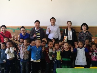 四川凉山州：高山上的双语幼儿园