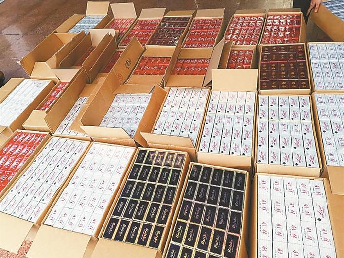 用套牌车运输“高级香烟”？光明警方查获1500条假烟