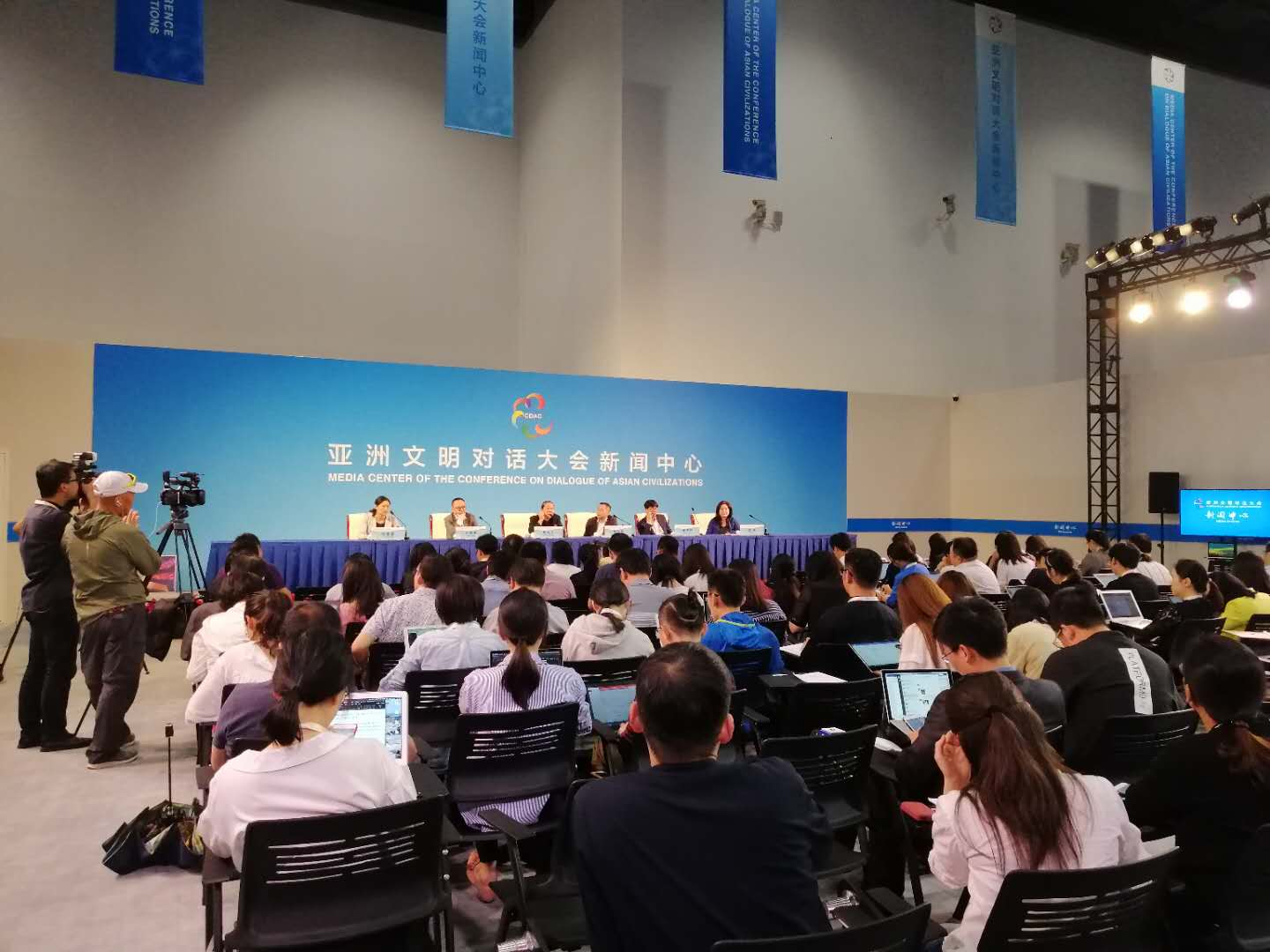 “亚洲文化嘉年华” 将亚洲文明辉煌巅峰极致展示给世界，主创团队解密背后的故事