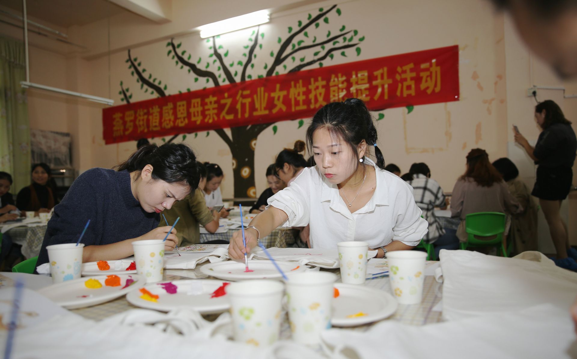 燕罗：开展感恩行业母亲行动
