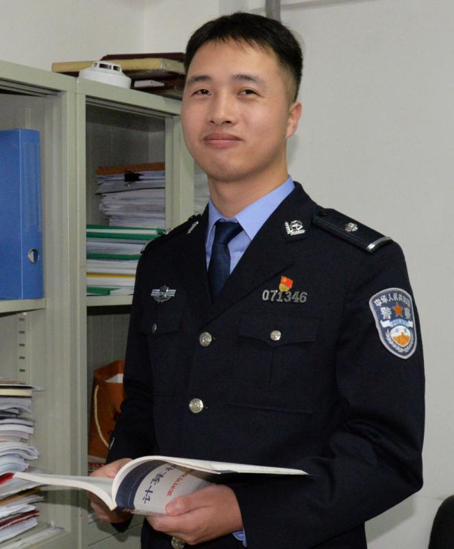 每日警星｜綦政：勤学精研的网警“工匠”