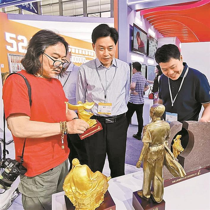 从文博会上走出的雕塑家唐亚明：曾为3位诺奖得主塑像