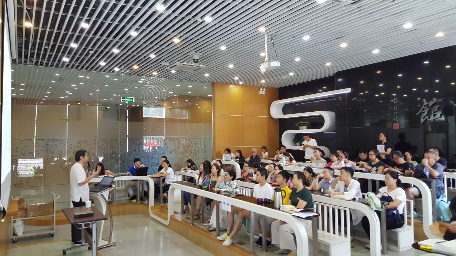深圳版“诗词大会”举行，这些题你会答吗？