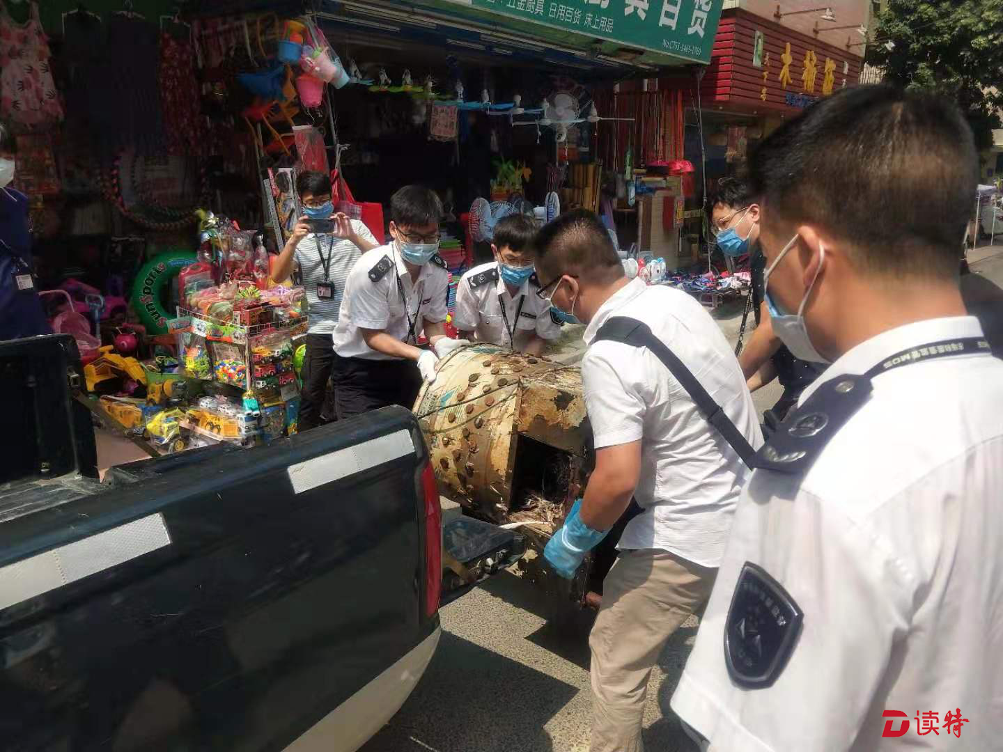 福海街道联合执法查获活禽90只
