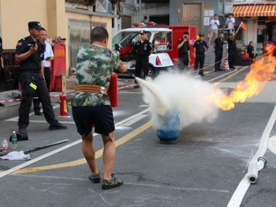 海富社区举行专兼职消防员技能大比武，比比谁更行！