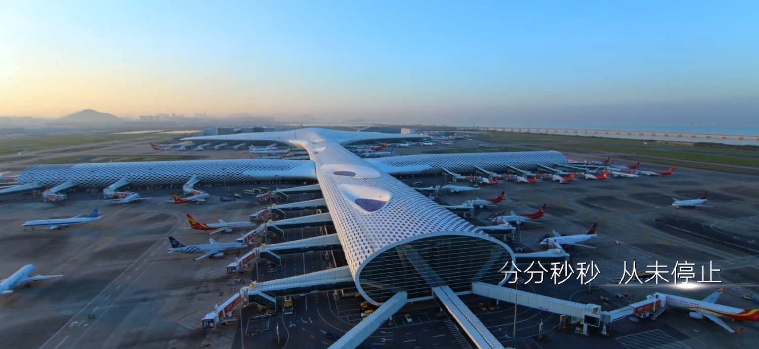 空港先锋·24小时：用初心和使命织就一面面飘扬的旗帜