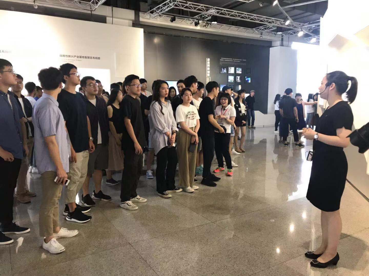 200多名台湾大学生来深实习 “在这里有种让年轻人一起打拼的氛围”
