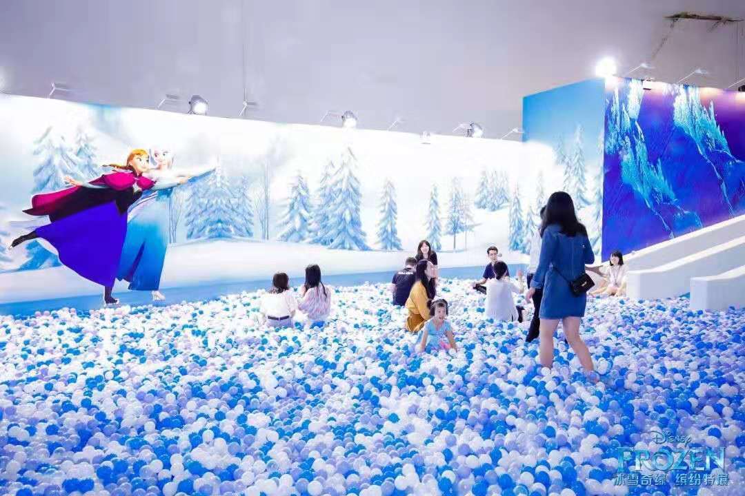 炎炎夏日，一片“冰雪天地”降临欢乐海岸！