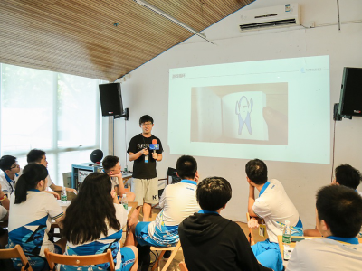 百名粤港澳中学生首次走进微信总部！体验小程序、小游戏创作之乐
