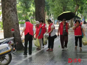 黄贝街道碧波社区来了一群“红心天使”  党员志愿者行走社区庆七一