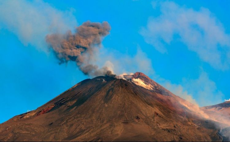 出行请注意！意大利火山喷发致西西里岛两机场关闭