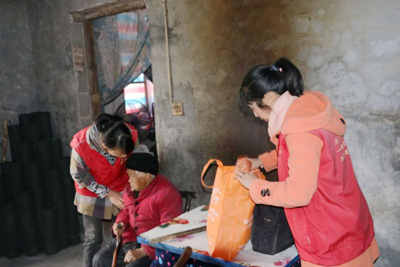 深湘40家社工组织“牵手” 帮扶老区留守儿童老人