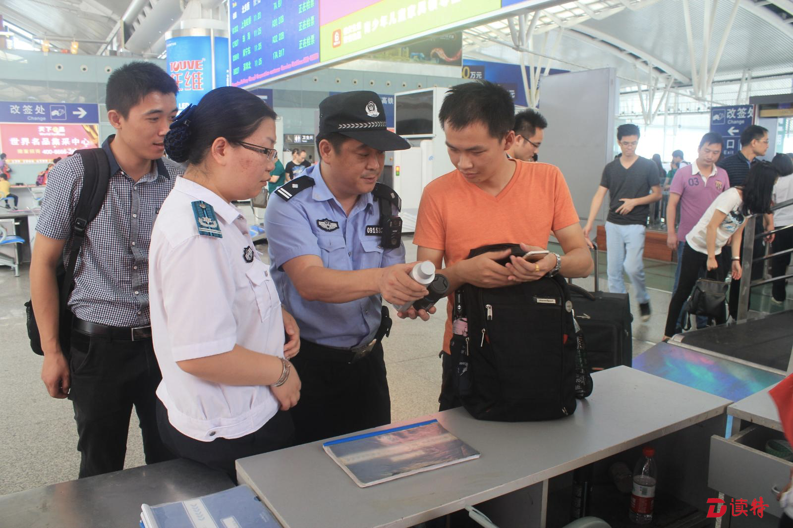 对霸座、扒阻车门等行为零容忍……广铁警方出手了！