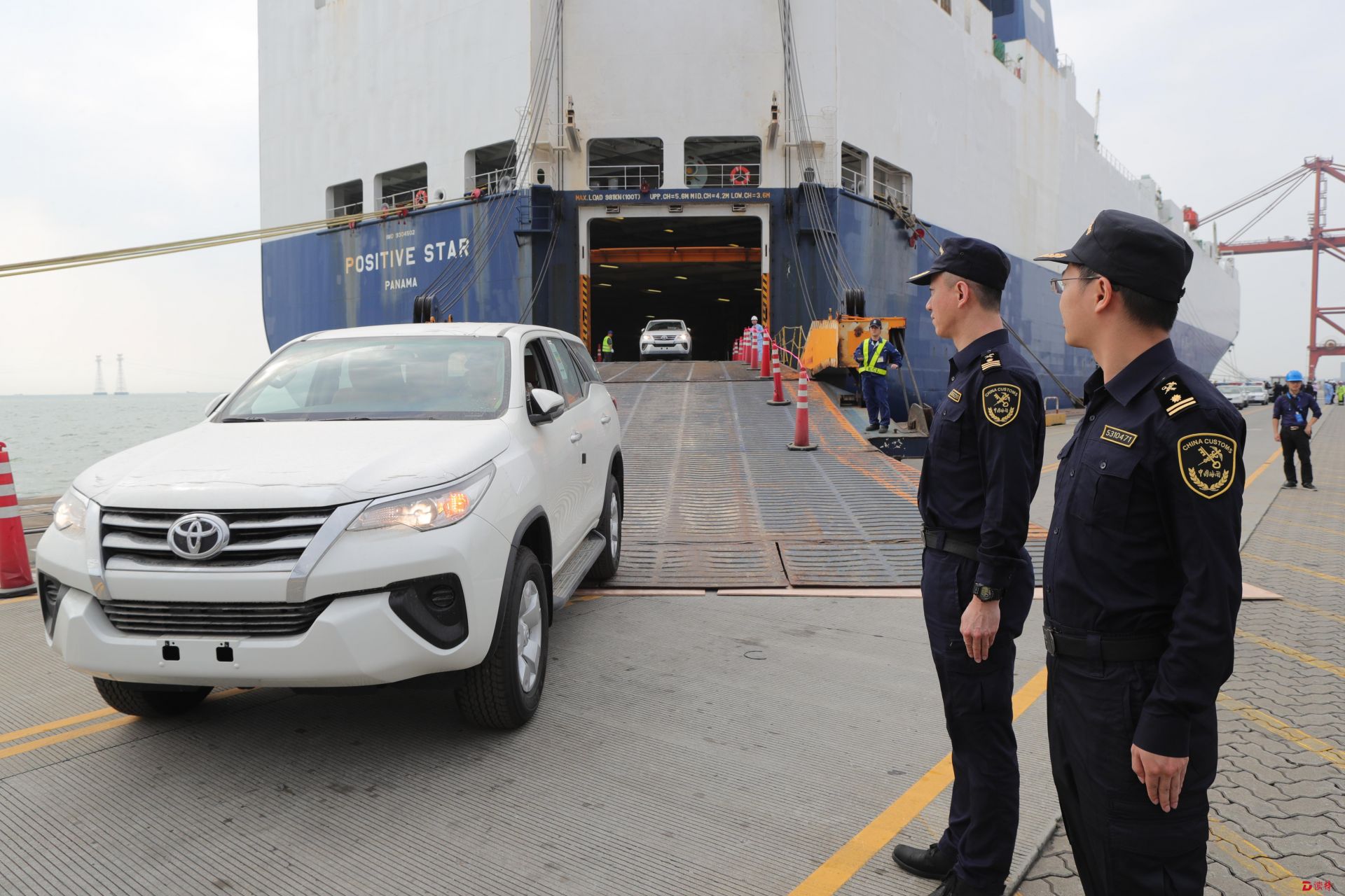 通关便利半年进口汽车1288辆！深圳口岸平行进口车“井喷”