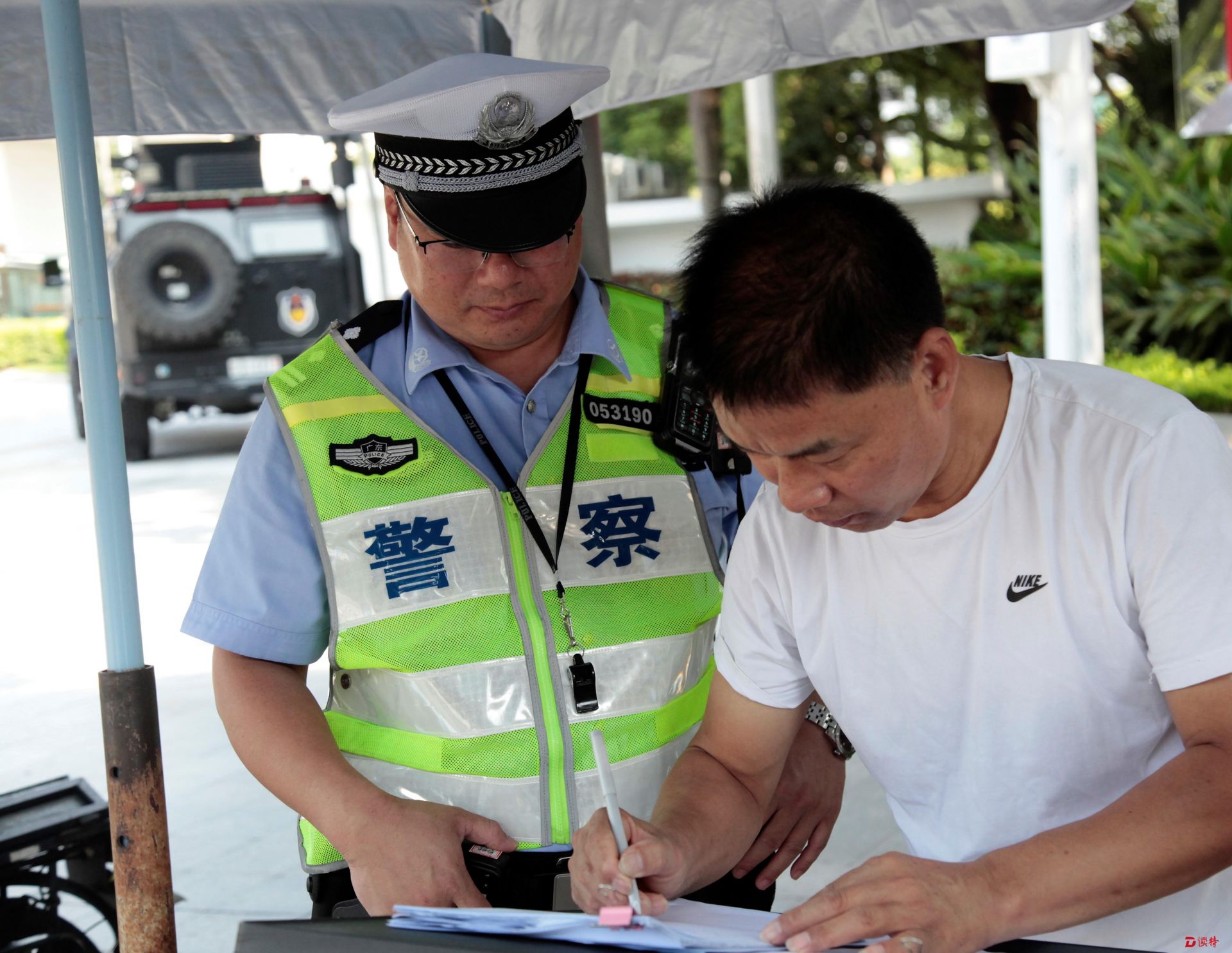 “万千工程”深圳统一行动 交警纠查行人非机动违法1.4万宗