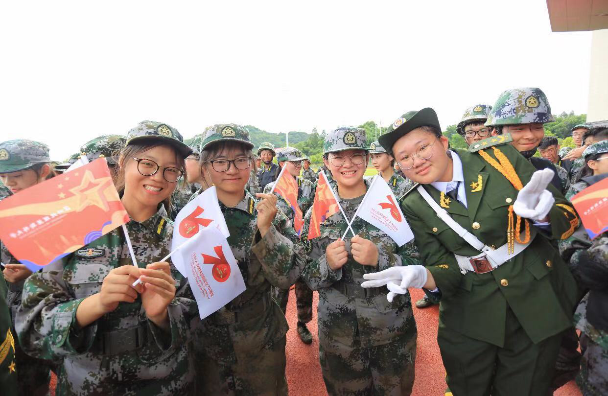 防恐防暴、短兵对抗……深北莫2019级新生军训汇演燃爆了！