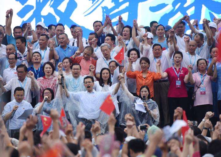 特评｜请缩回伸向学生的黑手
