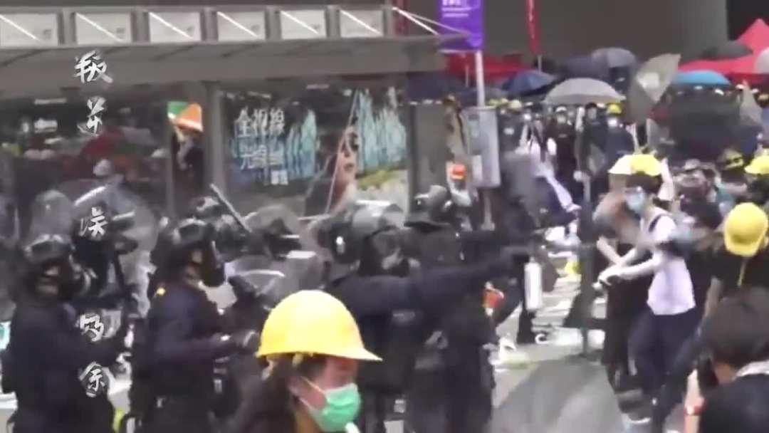 别给所有香港青年打上“废青”标签