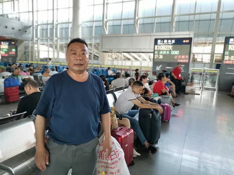 坪山街道多方联动，点亮民工返乡之路