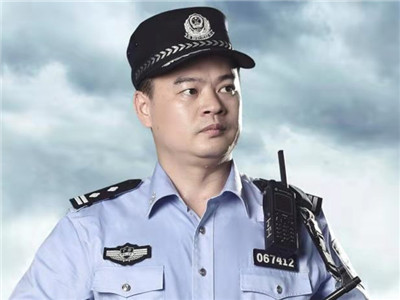 每日警星 | 丁卫阳：面对歹徒空手夺白刃