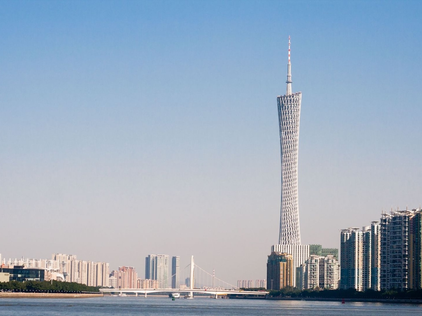 广东经济整体保持平稳发展态势  房地产开发投资增速放缓