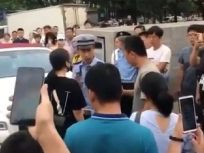 北京开劳斯莱斯堵医院急救通道的女子 被行政拘留5日