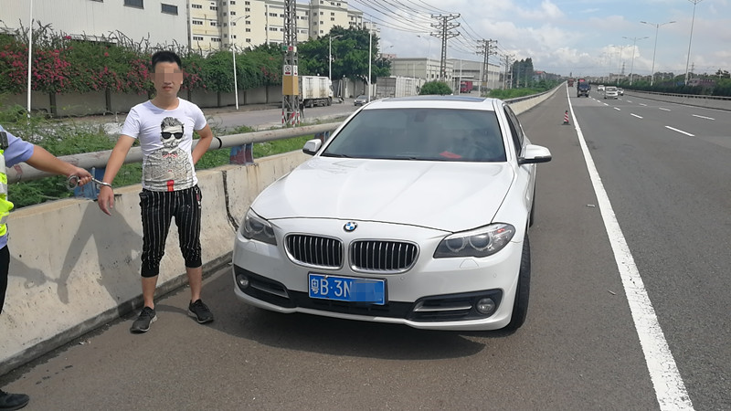 湖北司机在东莞高速路上遇深圳假车牌“碰瓷党” 交警偶遇果断出手