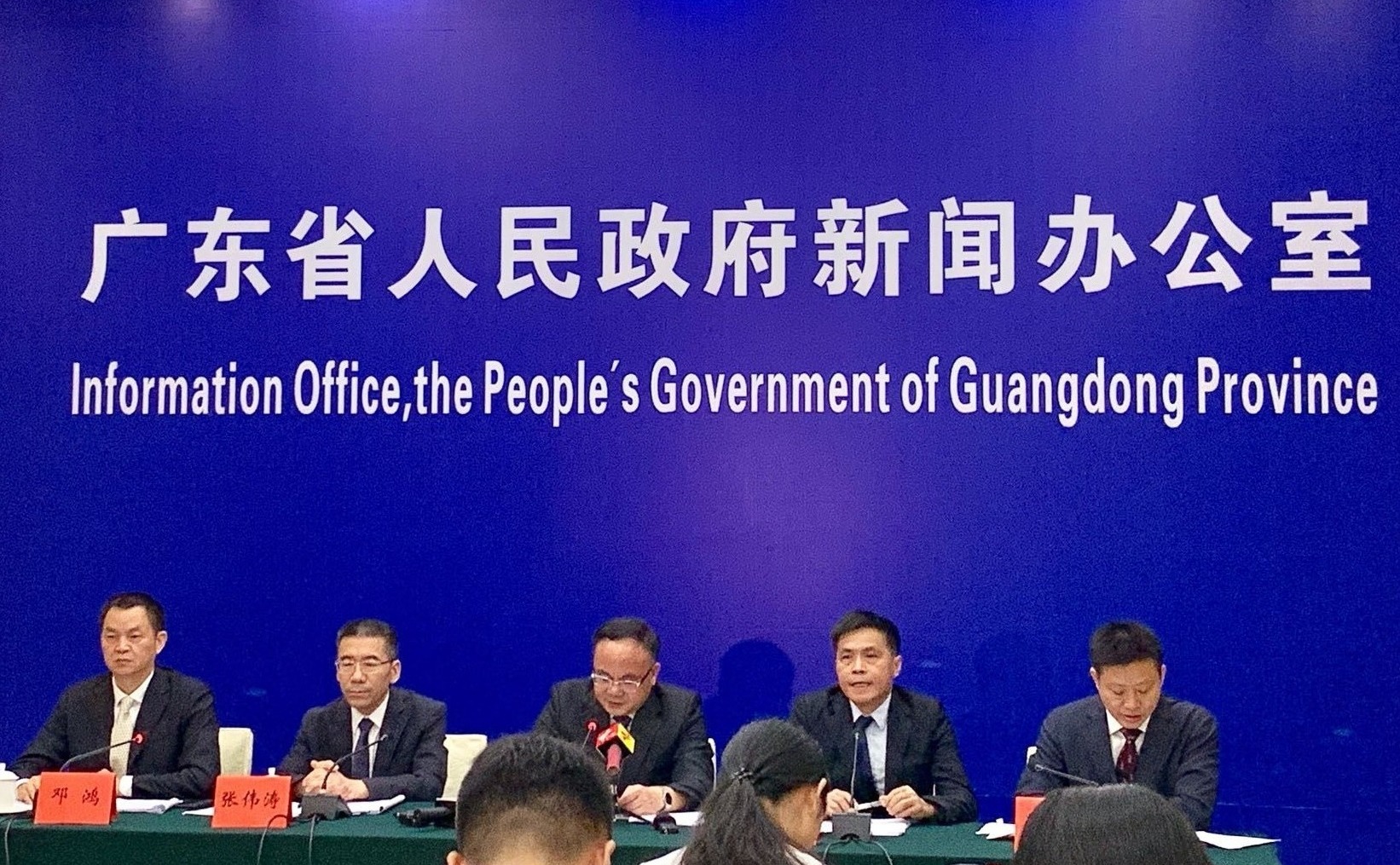 名家签售购书优惠  南国书香节大派“阅读福利”