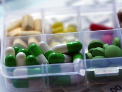 新修订的药品管理法表决通过：进口境外药品情节较轻或可免罚