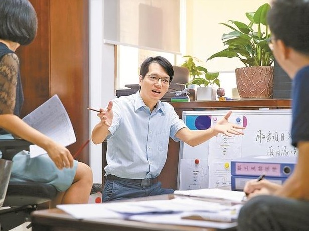 不忘初心 牢记使命·榜样丨周海彬：广东省“人民满意的公务员”