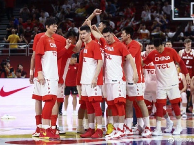 输了，但打出血性！中国男篮加时赛76-79遗憾不敌波兰