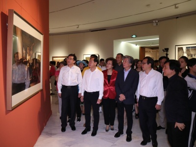 庆祝新中国成立70周年，第13届全国美展水彩·粉画展在深开幕