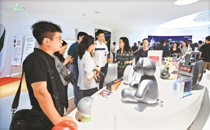 “新时代民营经济和高质量发展”采访团走进深圳 感受优秀民营企业风采