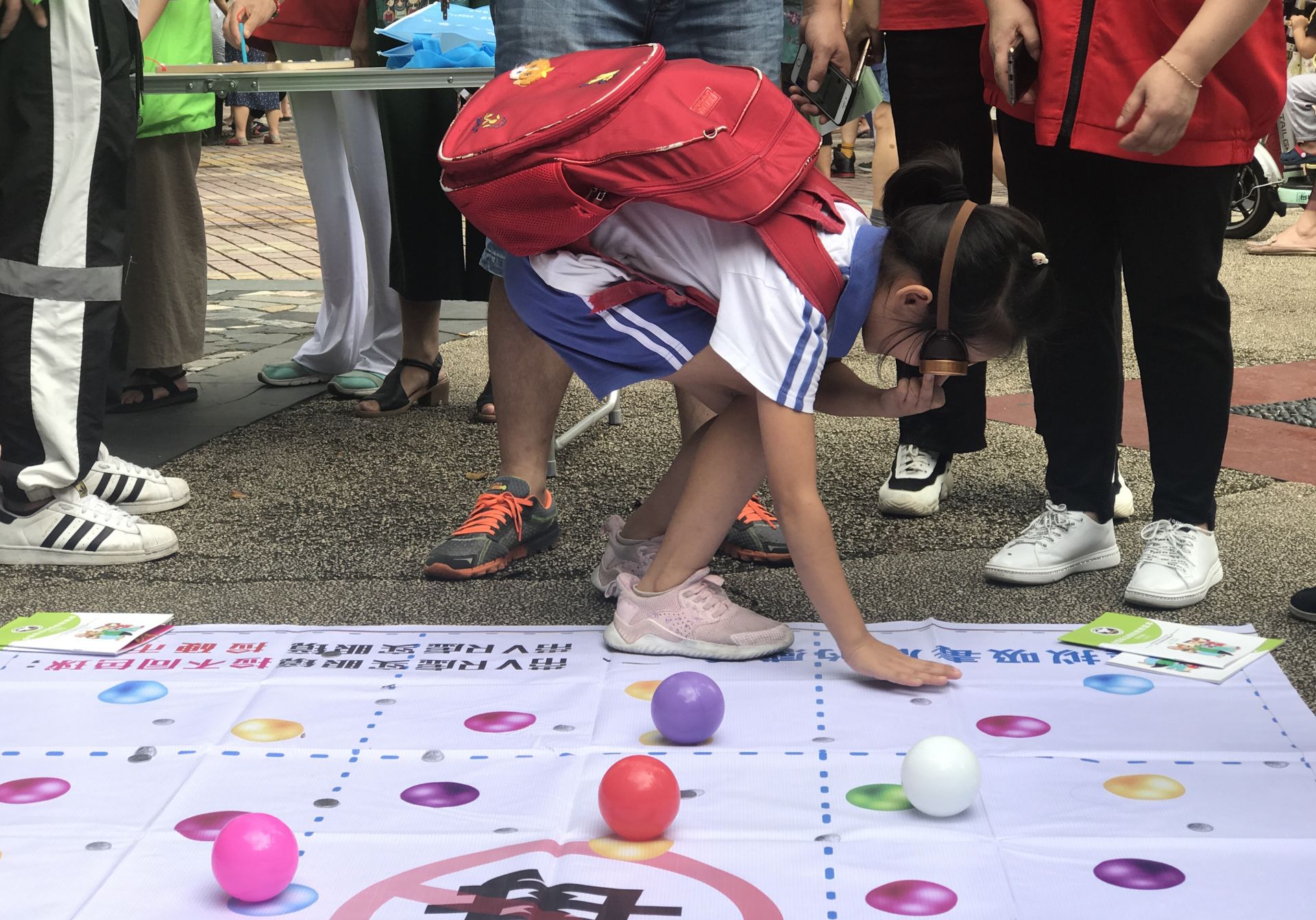 ​助力开学第一课，南山区粤海街道开展扫黑除恶禁毒宣传教育活动  