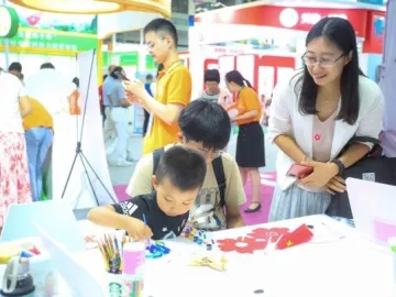 从小做好事，一块做好事 “小小公益导览员”首次亮相中国慈展会