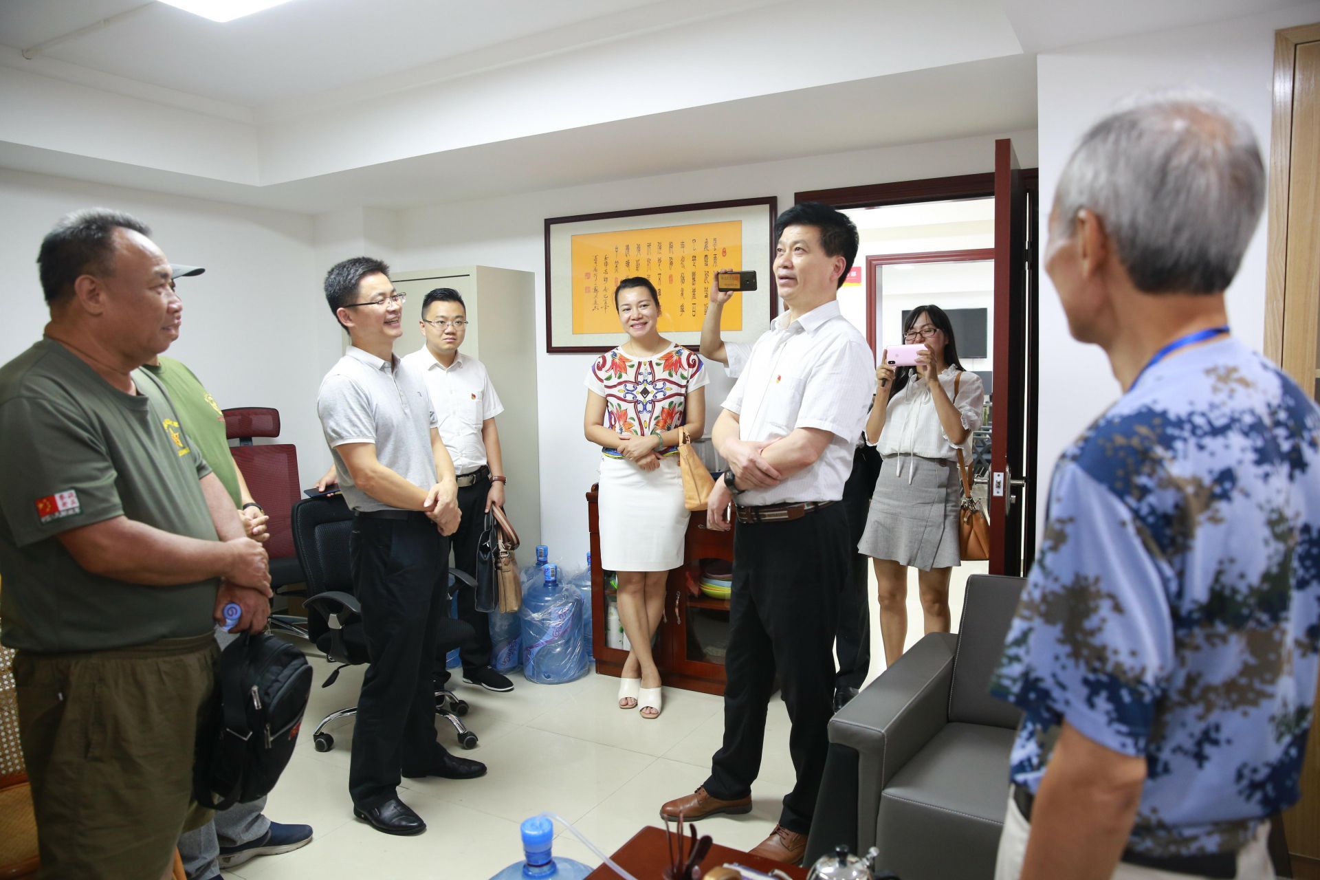 贵州省毕节市退役军人事务局到翠竹街道退役军人服务站参观考察