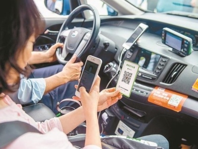 积极拥抱互联网新技术  深圳出租车驶入智能化新阶段