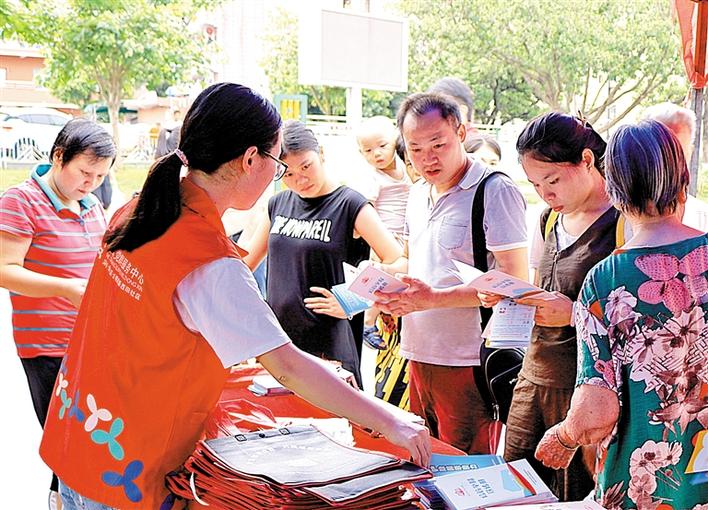 光明公明街道展开扫黑除恶“组合拳”，确保提升群众安全感
