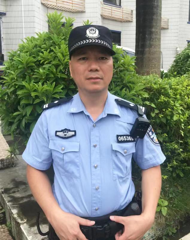 每日警星｜邓振业：把矛盾化解在基层