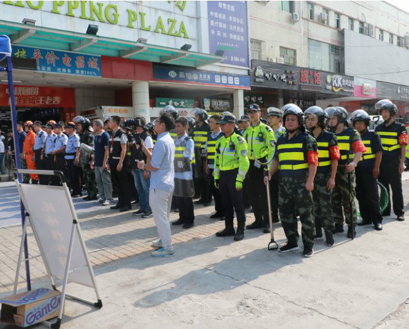 深圳市龙岗区园山街道百余人参加反恐应急演练