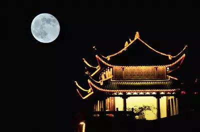 今年“十五的月亮十六圆”，真正满月时刻在这个时间点…