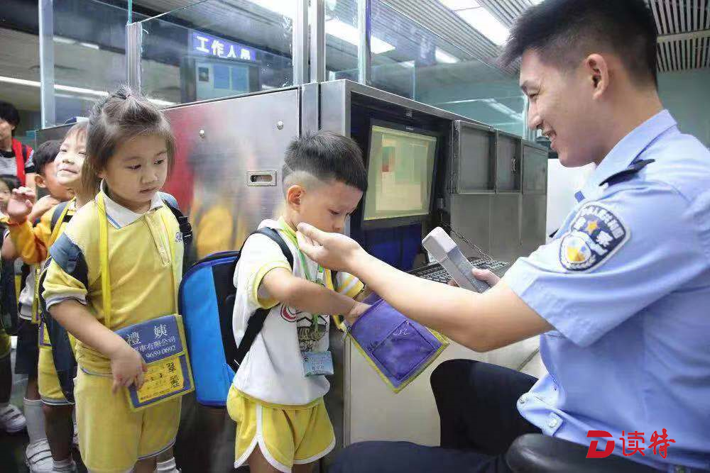 开学了！深圳边检多举措确保深港跨境学童通关安全顺畅