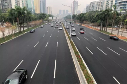 深圳加快建设国际综合交通枢纽，高峰期超60%市民搭乘公交出行