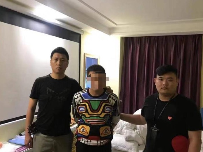 太猖狂！主人在家忘锁门被盗价值数千元财物